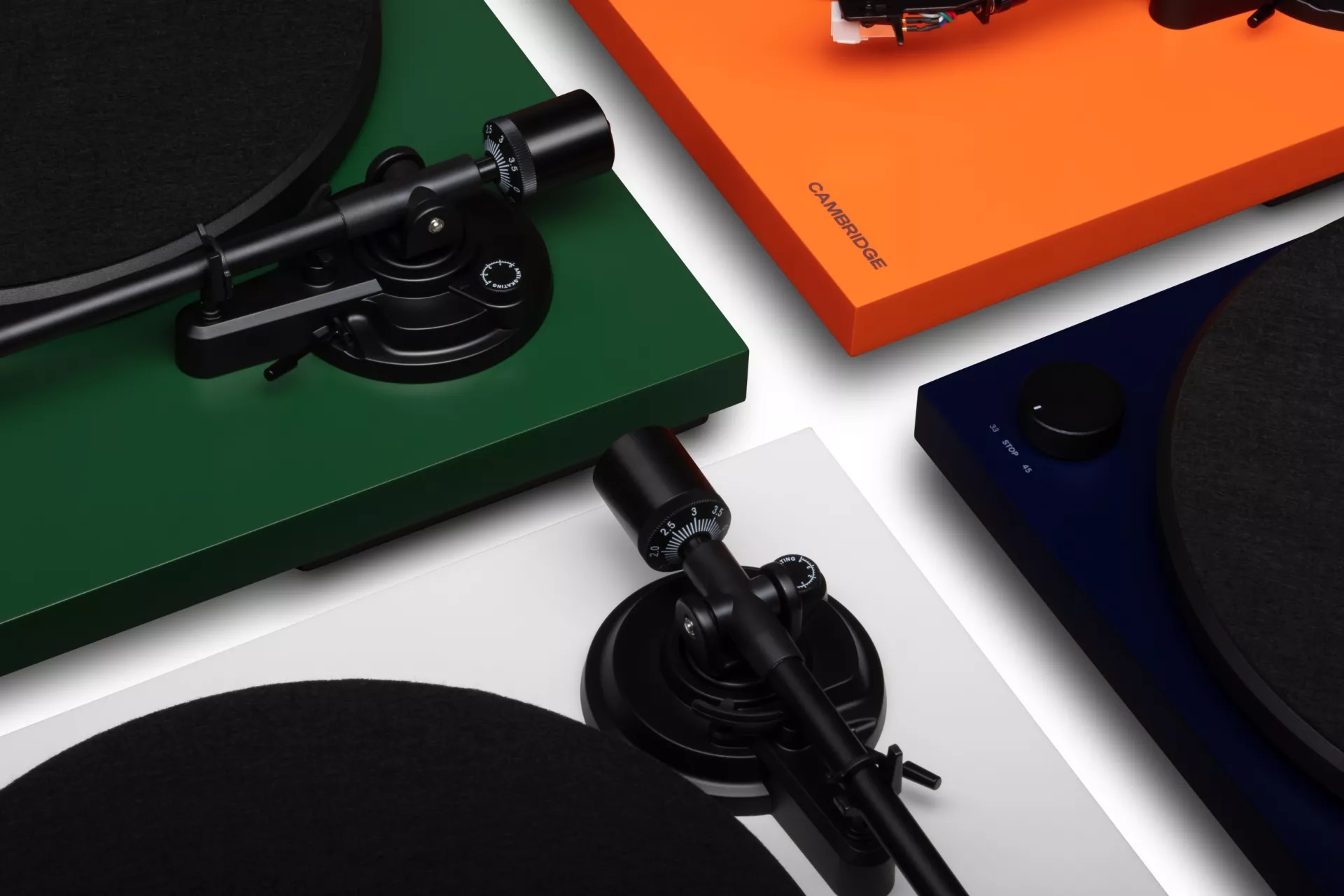 Cambridge Audio Spira Plattenspieler mit Staubschutzhaube