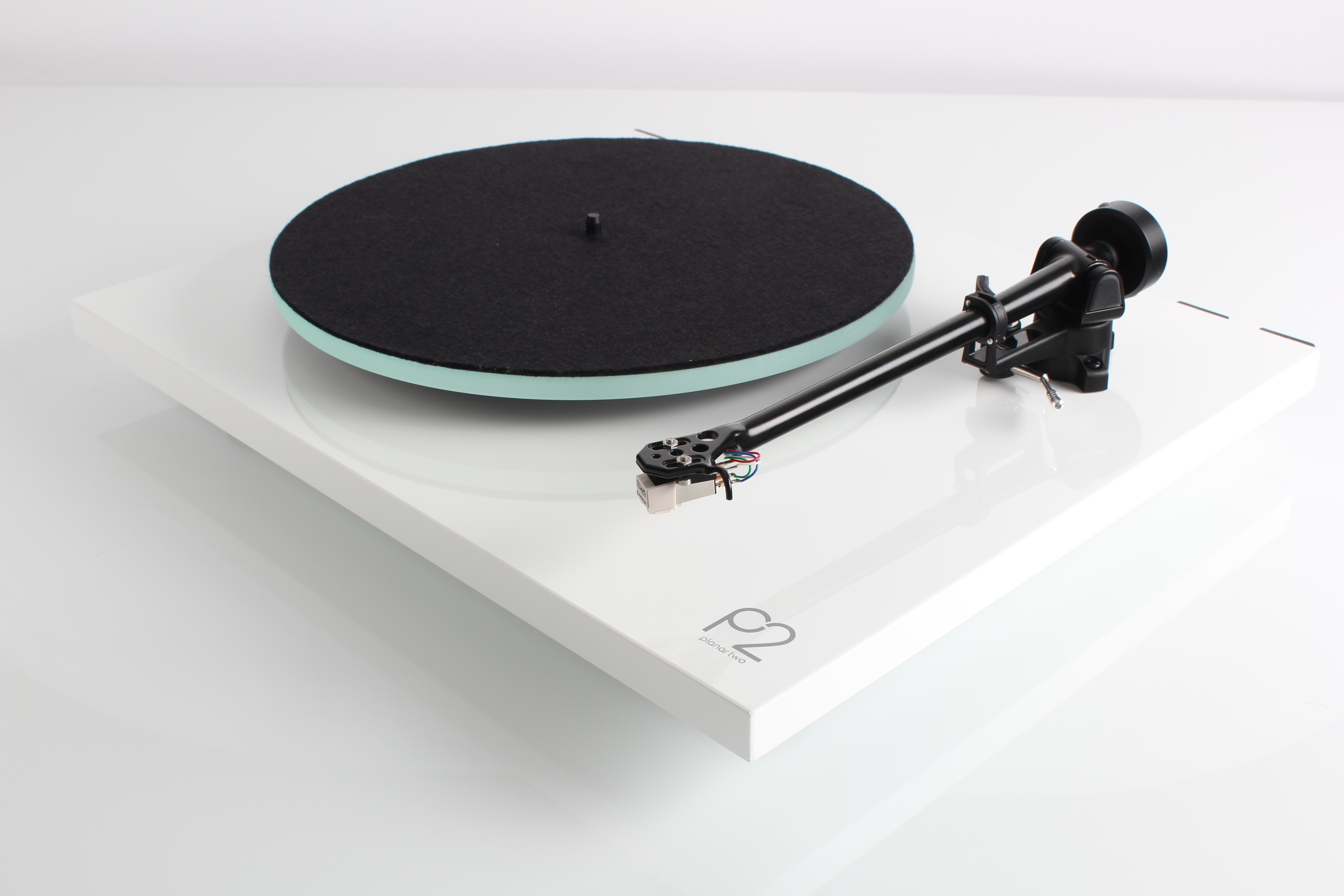Rega Planar 2 2016 Plattenspieler online kaufen | HiFinesse.com 
