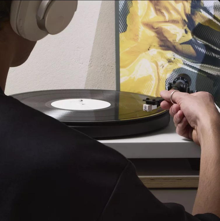 Cambridge Audio Spira mit Plattenteller und Tonarm